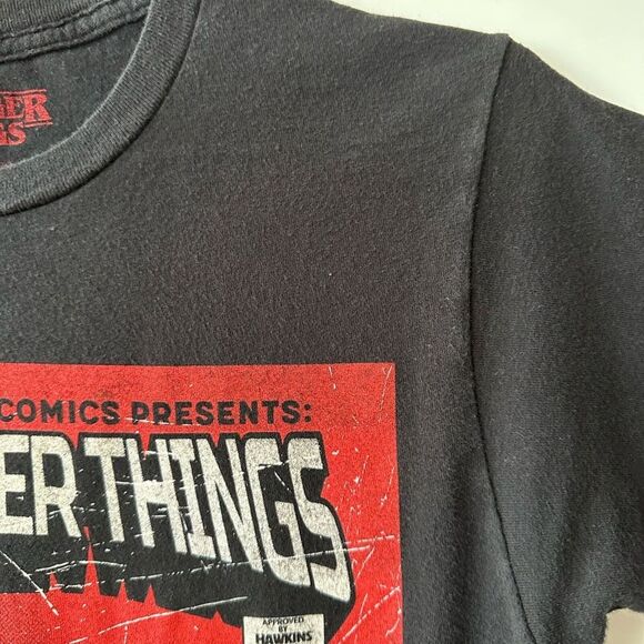 Stranger Things Eleven Comic Book Black Short Sleeve Shirt size Small - Picture 7 of 10